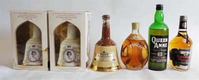 Lot 256 - Queen Anne, Hill Thompson & co, 1 litre, 43° (low level), Haigs Pinch, 4/5 quart, 86°, Grants...