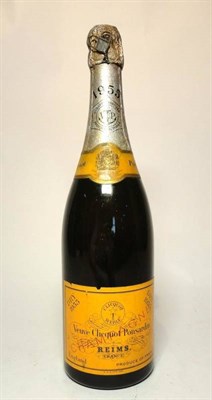 Lot 226 - Veuve Clicquot 1955, vintage champagne U: 2cm