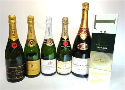 Lot 235 - Moet & Chandon Brut Imperial 1986, vintage champagne; Moet & Chandon Millesime Blanc 1999,...