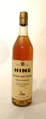 Lot 318 - Hine 1969, Grand Champagne, landed in 1972, bottled 1990, London Bridge Bottlers U: 3.5cm