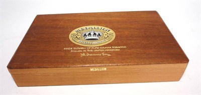 Lot 339 - J R Freeman Medallion Petit Coronas, box of 25 (twenty five cigars)