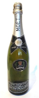 Lot 1168 - Moet & Chandon Silver Jubilee Cuvee 1977, vintage champagne U:1.5cm