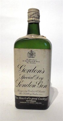 Lot 1225 - Gordon's Special Dry London Gin, circa 1960, spring cap, 70°