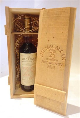 Lot 1276 - The Macallan Over 25 Year Old Anniversary Malt, distilled 1974, bottled 1999, 75cl. Single...