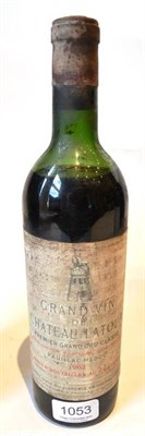 Lot 1053 - Chateau Latour 1962, Pauillac U: upper/mid shoulder, soiled label, poor capsule