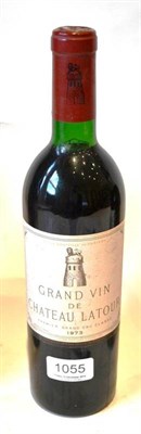 Lot 1055 - Chateau Latour 1973, Pauillac U: top shoulder