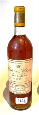 Lot 1122 - Chateau d'Yquem 1957, Sauternes U: top shoulder