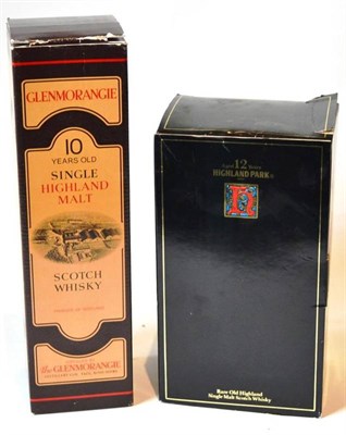 Lot 1282 - Highland Park 12 Year Old, 1980's old style label and case, 75cl, 40%, with original case;...