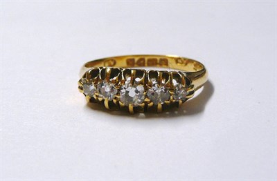 Lot 171 - An Early 20th Century 18 Carat Gold Diamond Five Stone Ring, the graduated old cut diamonds in...