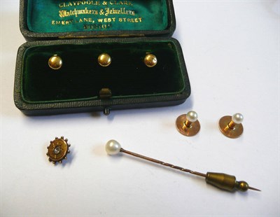 Lot 70 - A Cased Set of Three Collar Studs, of plain polished form, A Cultured Pearl Tie Pin, with...