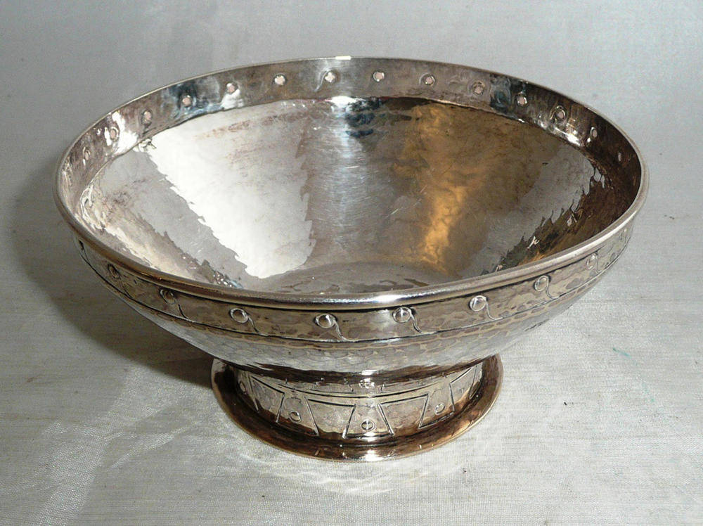 Lot 236 - An Arts & Crafts Silver Bowl, Albert Edward Jones, Birmingham 1913, the tapering bowl raised on...