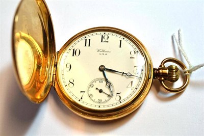 Lot 1019 - A 9ct Gold Full Hunting Cased Keyless Pocket Watch, signed Waltham, USA, 1930, lever movement...