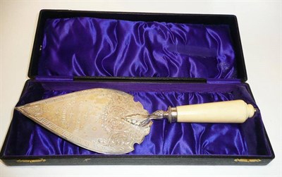 Lot 1259 - A George V Silver and Ivory Presentation Trowel, Vaughton & Sons, Birmingham 1922, with turned...