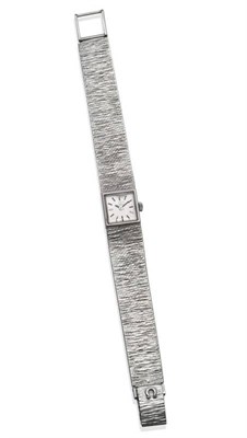 Lot 1093 - A Lady's 9ct White Gold Wristwatch, signed Omega, 1968, (calibre 650) lever movement numbered...