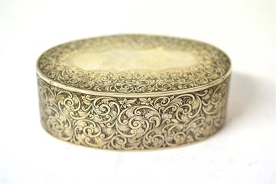 Lot 1329 - An Edward VII Oval Silver Table Snuff Box, HC&S Ltd, Birmingham 1905, with chased scroll and...