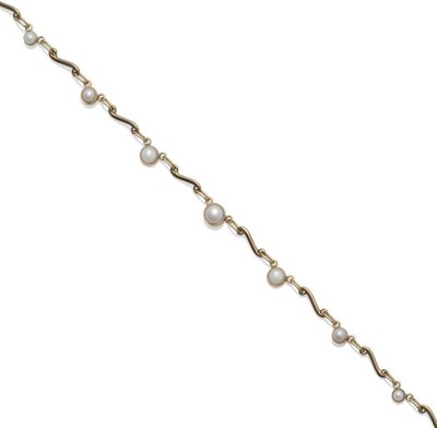 Lot 1044 - A 9 Carat Gold Pearl Necklace, of S shaped links, with graduated split pearls in collet settings at