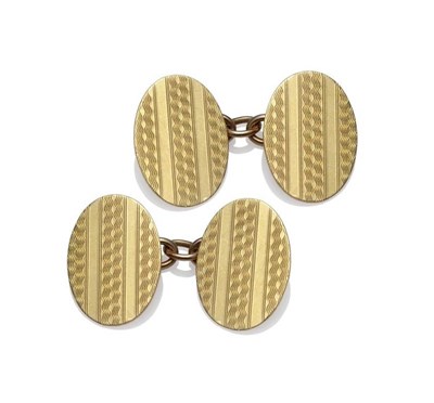 Lot 1109 - A Pair of 18 Carat Gold Cufflinks, the chain linked oval heads with a striped engraved design