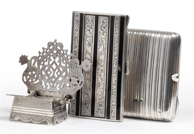 Lot 1006 - A Russian Silver Purse, left facing Kokoshnik mark, rounded rectangular with fluted panels,...