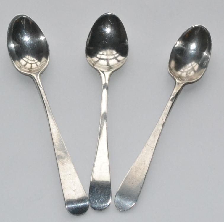Lot 1099 - A George III Silver Snuff/Miniature Spoon, George Smith, London 1797, Old English pattern,...