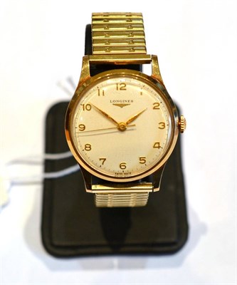 Lot 1128 - A 9ct Gold Centre Seconds Wristwatch, signed Longines, 1962, (calibre 30LS) 17-jewel lever movement