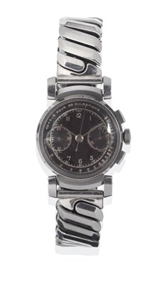 Lot 1225 - A Stainless Steel Chronograph Wristwatch, signed Universal, Geneve, circa 1945, (calibre 281) lever