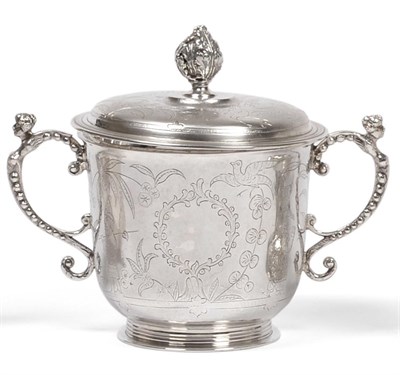 Lot 2226 - A George V Silver Reproduction of a Late 17th Century Chinoiserie Porringer and Cover, Heming &...
