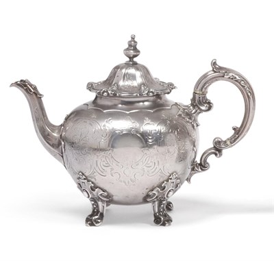 Lot 2272 - A Victorian Silver Teapot, Edward, John & William Barnard, London 1848, the bullet shaped body with