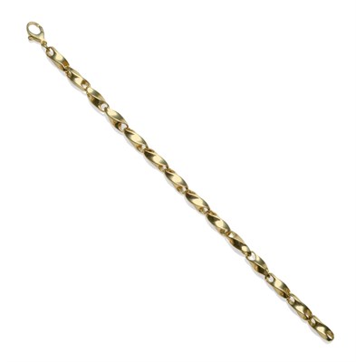 Lot 2211 - A 9 Carat Gold Bracelet, fancy polished links, length 19.7cm