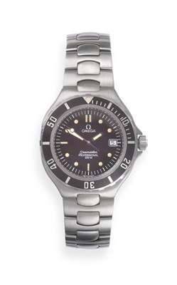 Lot 2174 - A Stainless Steel Calendar Centre Seconds Wristwatch, signed Omega, model: Seamaster...