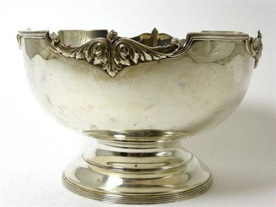 Lot 2295 - A George V Silver Pedestal Bowl, Mappin & Webb, Sheffield 1921, the plain circular bowl with a...