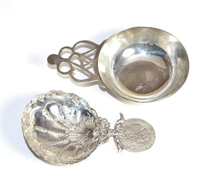 Lot 2211 - A Continental Silver Wine Taster, Chester import marks for 1904, with scallop shell bowl and...