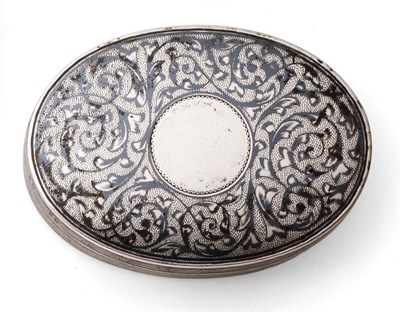 Lot 2241 - A Russian Silver and Niello Oval Snuff Box, left facing Kokoshnik mark, assayer's initials probably