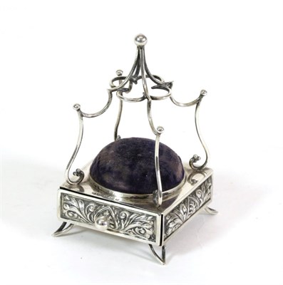 Lot 2248 - An Edwardian Silver Hat Pin Cushion/Stand, Hilliard & Thomason, Birmingham 1904, square with...