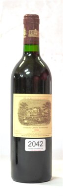 Lot 2042 - Chateau Lafite Rothschild 1986, Pauillac  U: into neck