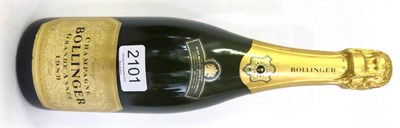 Lot 2101 - Bollinger La Grander Annee 1989, vintage champagne U: 1cm inverted