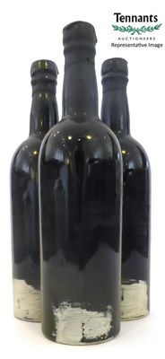 Lot 2360 - Croft 1960, vintage port (x12) (twelve bottles) U: 1x mid shoulder 11x top shoulder /into neck,...