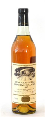 Lot 2445 - HINE 1962 Grande Fine Champagne Cognac, landed 1963, bottled 1990, 70cl, 40.3%