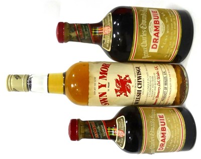 Lot 2509 - Brecon Brewery Swn Y Mor circa 1980's, 750ml, 40%: Drambuie, 23 2/3 fl ozs and 11 5/6 fl ozs (three