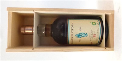 Lot 2528 - Glenfarclas 25 Year Old Magnus Platform 1983/2008, 700ml, 43%, in original presentation case...