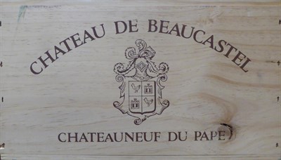 Lot 2095 - Chateau de Beaucastel Chateauneuf-du-Pape Blanc Roussanne Vieilles Vignes 2001, Rhone half...