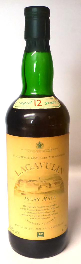 Lot 2266 - Lagavulin 12 Year Old - White Horse Distillers Glasgow - Old Style Cream Label, 75cl, 43% U:...