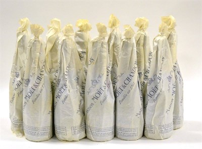 Lot 2217 - Moet & Chandon Brut 1981, vintage champagne, (x11) oc (eleven bottles)