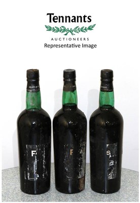 Lot 2231 - Fonseca 1970, vintage port (x10) (ten bottles) U: very bin soiled/missing labels, capsules ok,...