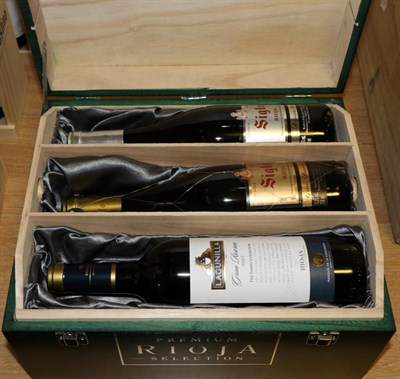 Lot 2290 - Gift Cask of Rioja Wines Comprising: Lagunilla Gran Reserva 2007, Siglo Gran Reserva 2009,...