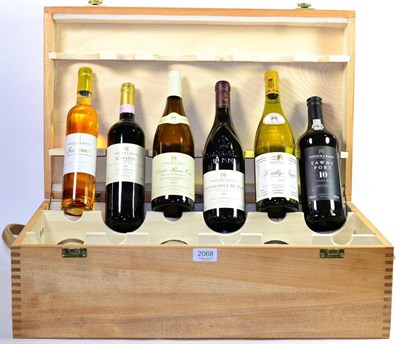 Lot 2068 - A Fortnum & Mason Presentation Case, containing 12 assorted F&M bottlings of Claret, Champagne,...