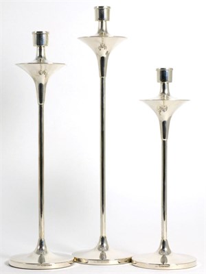 Lot 154 - A Graduated Set of Three Contemporary Silver Candlesticks, Broadway & Co, Birmingham 2006, with...