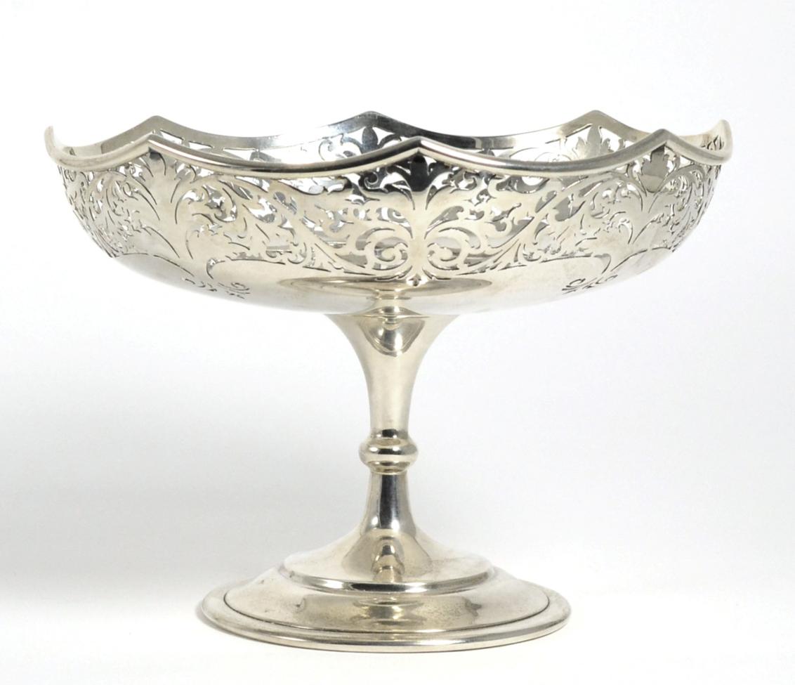 Lot 295 - A George V Silver Centrepiece Bowl, R F Mosley & Co, Sheffield 1922, the circular bowl with pierced