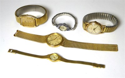 Lot 399 - A 9ct gold centre seconds wristwatch, signed Roamer, premier, case back with a presentation...