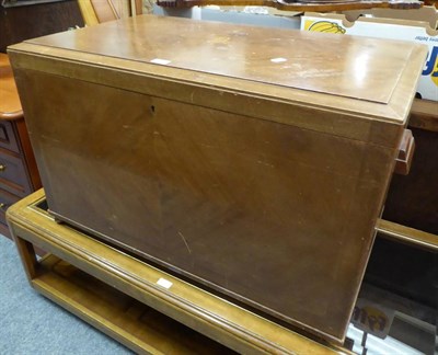 Lot 1032 - An Art Deco trunk, the hinged cover inlaid with the initial B, on a green baize lined interior