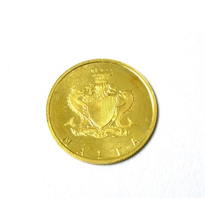 Lot 61 - A Malta £10 1973 coin
